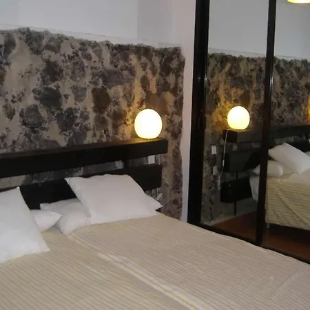 Sleeps 8 Pool Wifi Willa