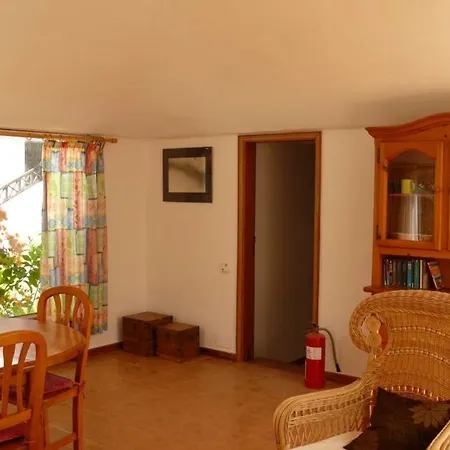 Sleeps 8 Pool Wifi * Uga