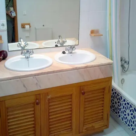 Sleeps 8 Pool Wifi Willa Uga