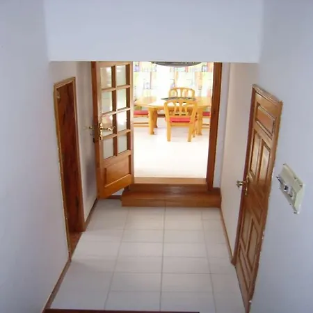Sleeps 8 Pool Wifi Willa