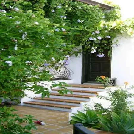 Sleeps 8 Pool Wifi Willa Uga