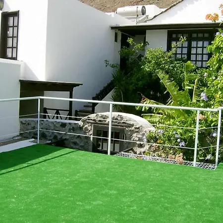Sleeps 8 Pool Wifi * Uga